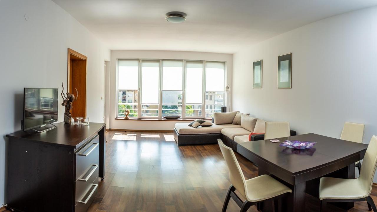 Central Apartment Mountain View Karlovo Esterno foto