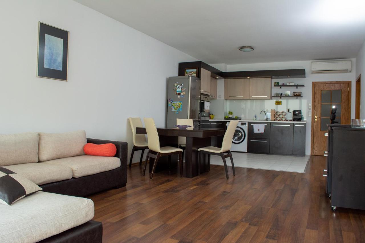 Central Apartment Mountain View Karlovo Esterno foto